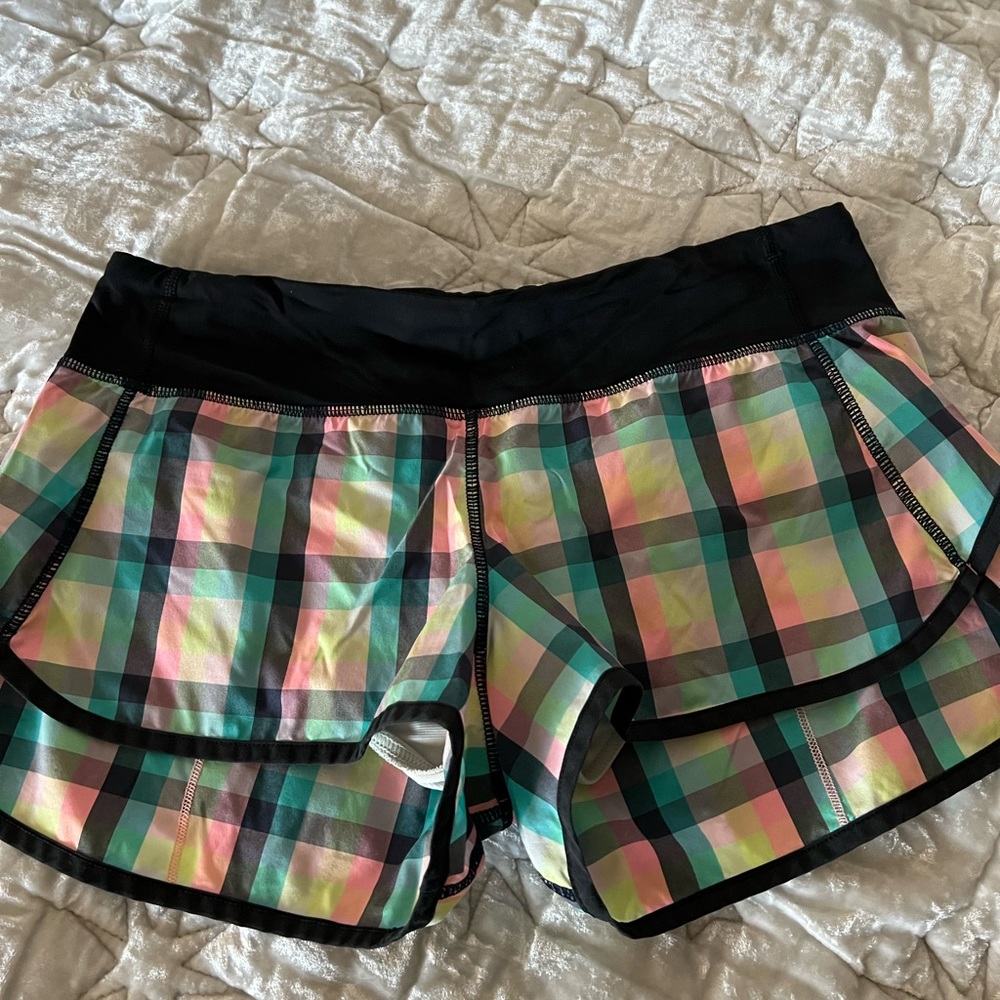 Lululemon Speed Up Short Size 6. Inseam 2.5”